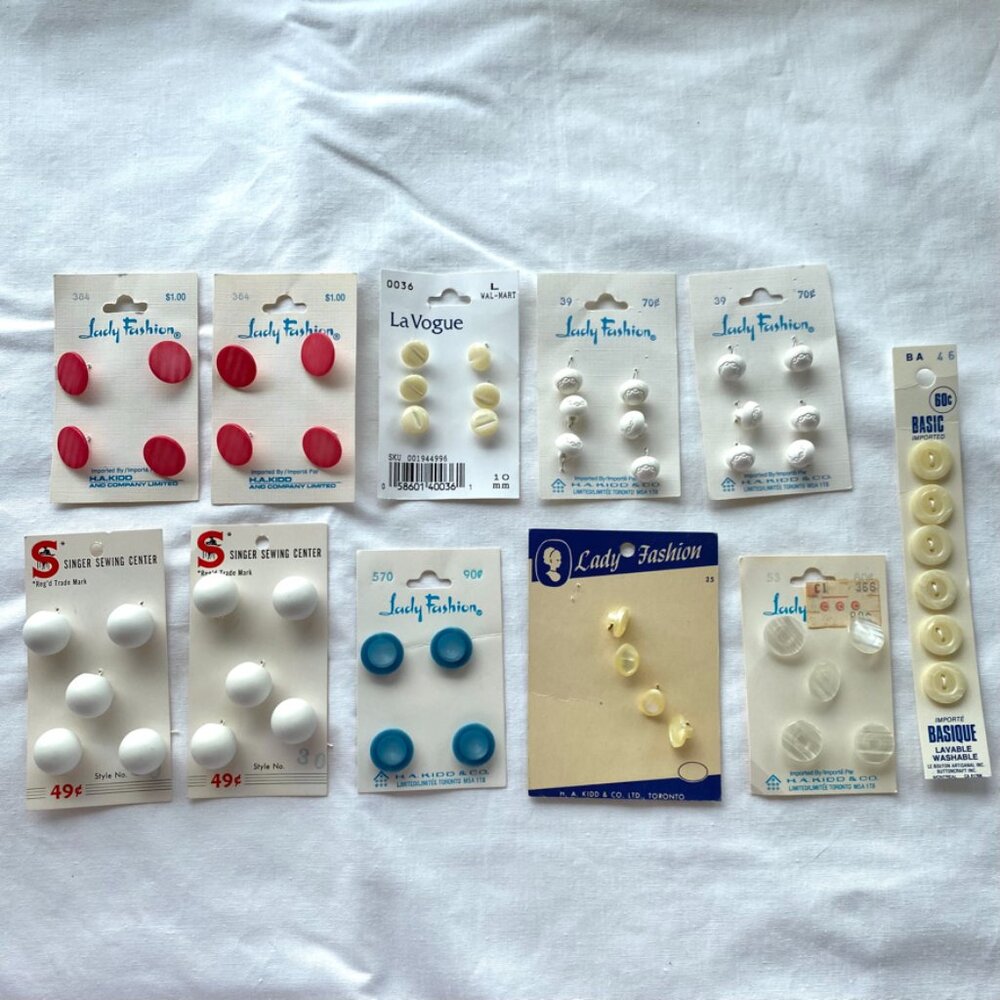 Lot of Assorted Buttons